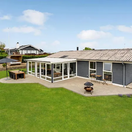 2 Bedroom Lovely In Ferienhaus