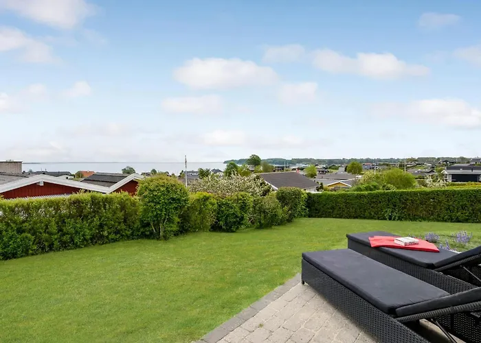 2 Bedroom Lovely In