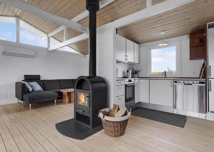 2 Bedroom Lovely In